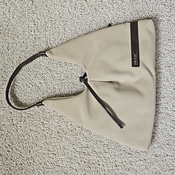 EUC Matt and Nat Montreal Fabric and Vegan Leather Purse - Picture 6 of 6